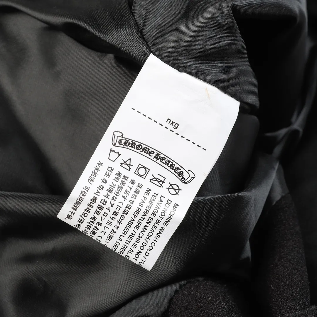 P330 Chrome hearts Classic horseshoe style embroidered baseball jersey - One-to-one restoration of heavy industry hardware accessories - Laser burning process - Dragon and Phoenix nylon with pebbled hand sleeves M L XL